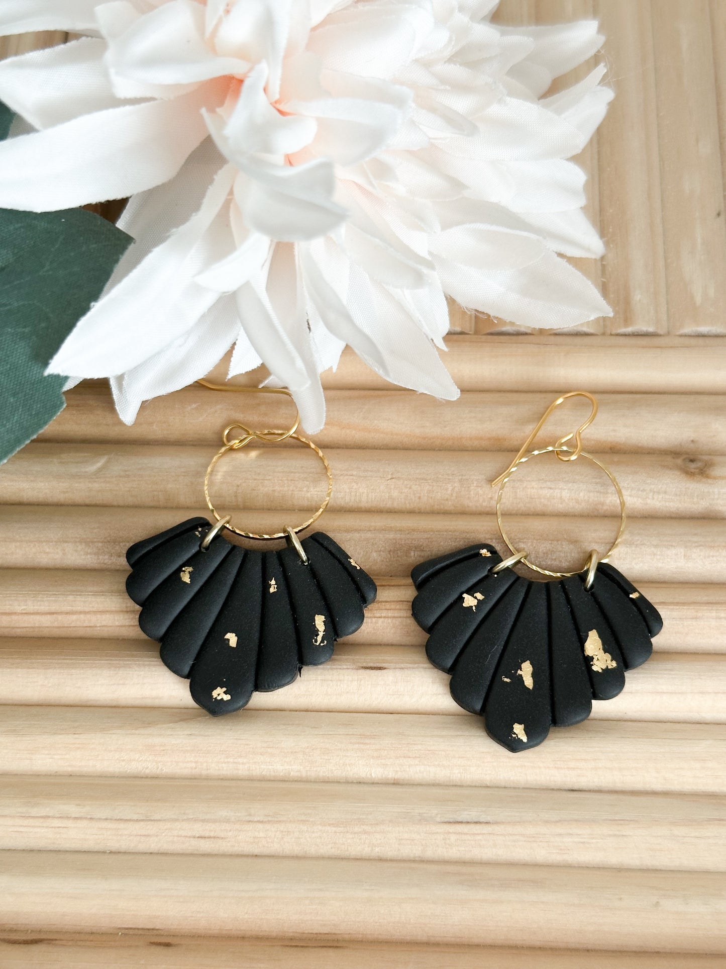 Wave of Gold and Black