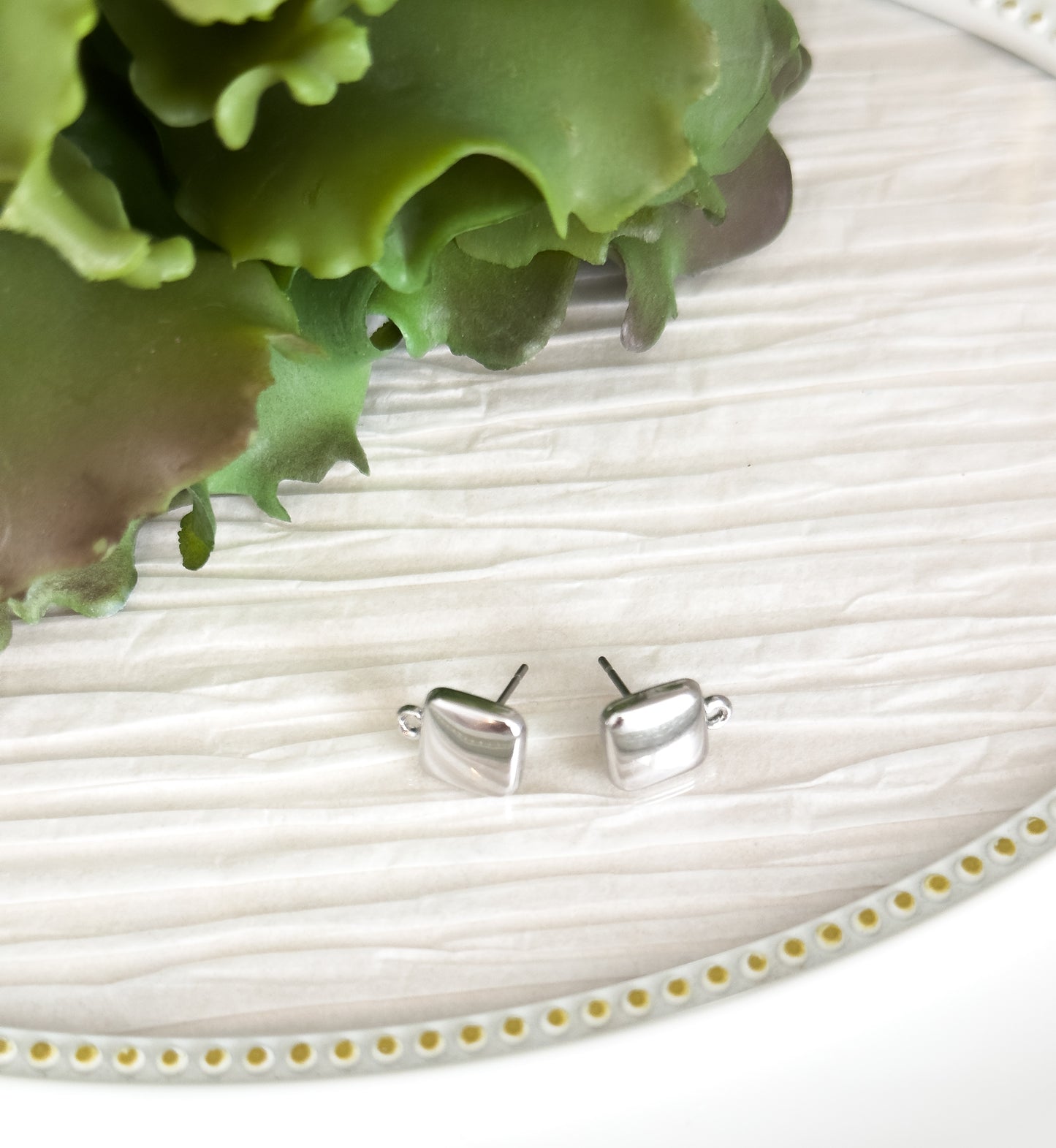 Simply Red Rose Earrings (Acrylic)