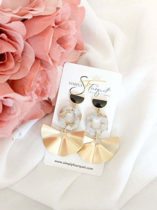 Simply Gold Marble Wave