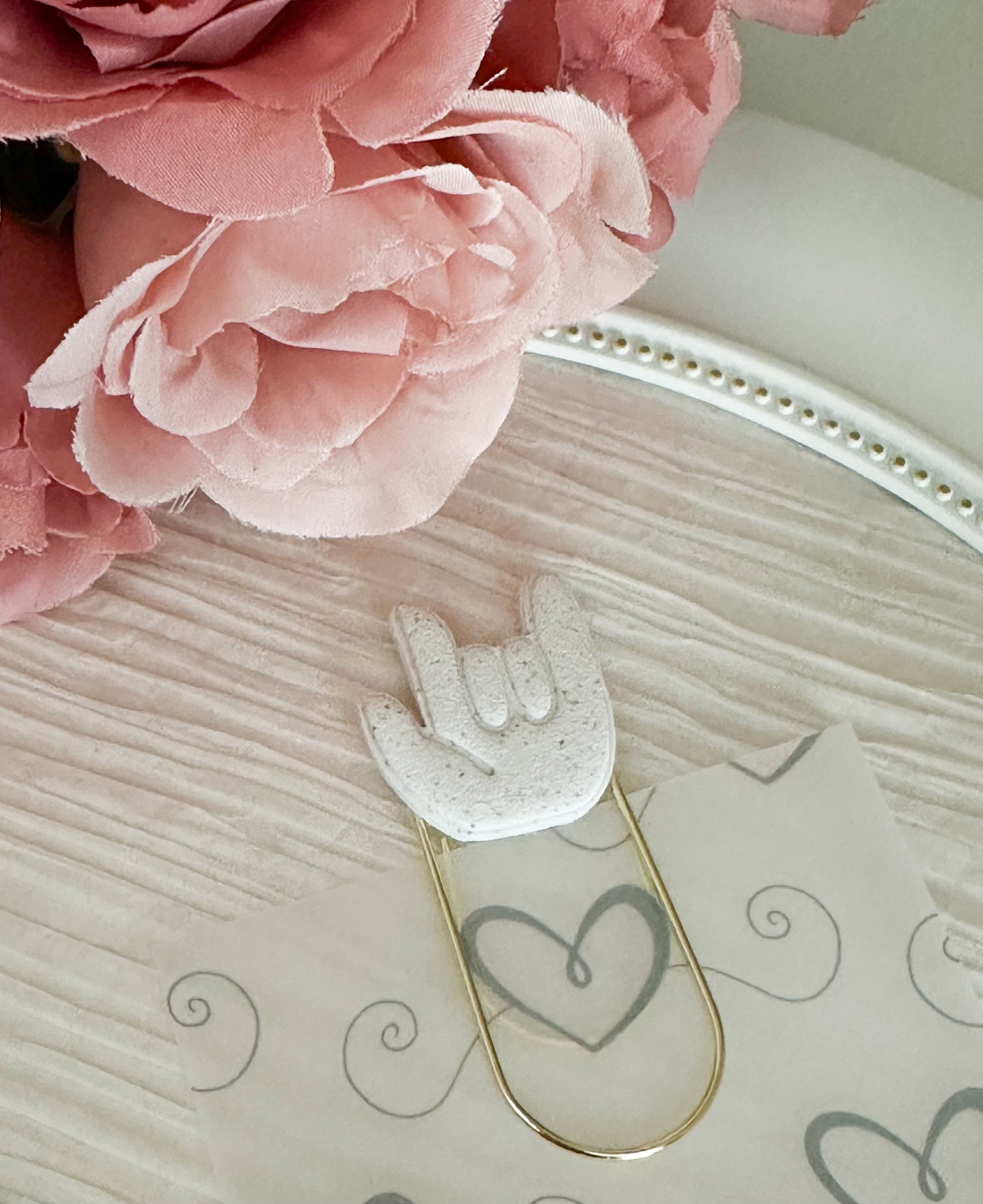 I love You Paper Clip Book (Multiple Colors)